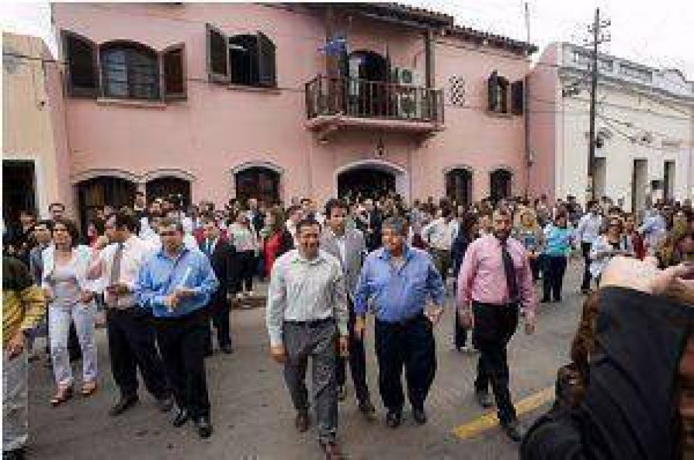 Rechazan cambios en el control del Estado