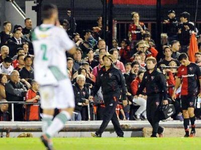 Se confirm� lo previsible en Newell's, C�ceres se desgarr� y no llega al cl�sico