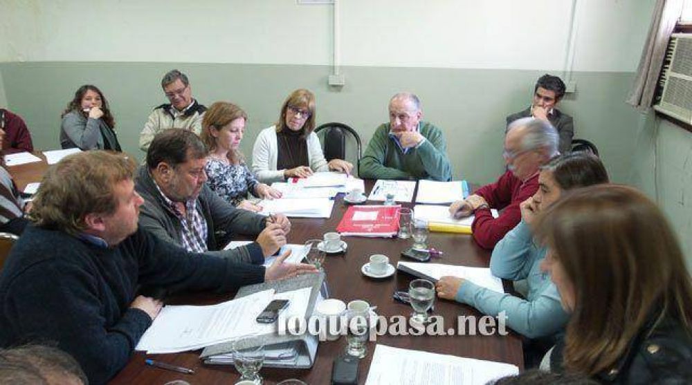 Por falta de acuerdo no se aprobaron los aumentos para colectivos y taxis