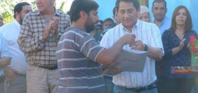 El intendente Franco entreg� las llaves de las nuevas viviendas del barrio Gauchito Gil de Posadas