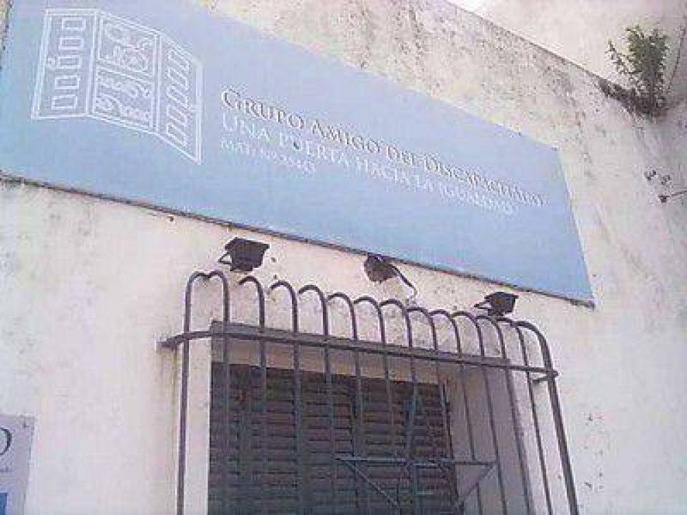 Le roban las luces a la casita del GAD