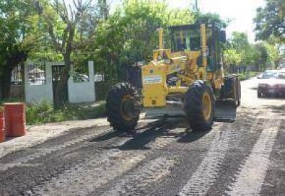 Trabajos de mejorado sobre calle Molina
