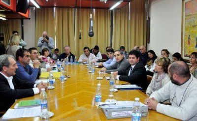 Pacto Federal El�ctrico: el FrePam reprocha la �falta de respeto� por el Poder Legislativo