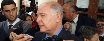 JENEFES LLAM� A LOS GREMIOS A MANTENER EL DI�LOGO