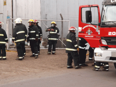 Incendio en un galp�n con posibles materiales t�xicos 