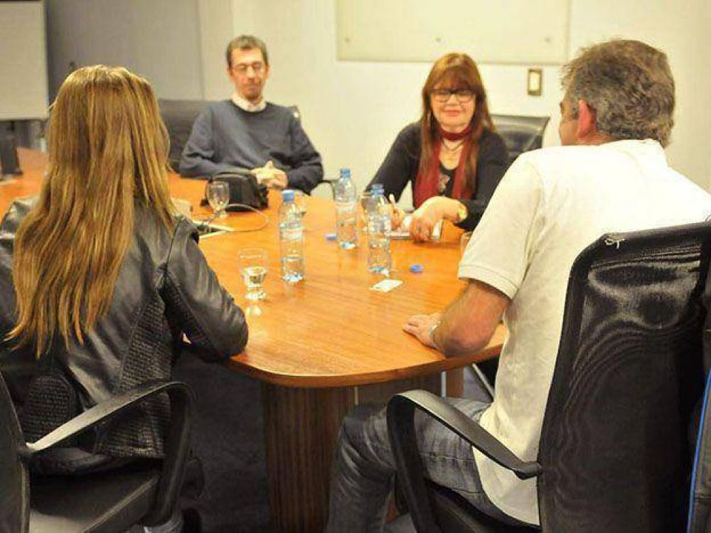 Exigen precisiones a la Justicia los padres de la chica que denunci� un intento de secuestro en Palmares