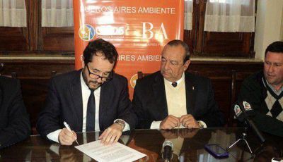 Firmaron cuatro convenios ambientales con Provincia
