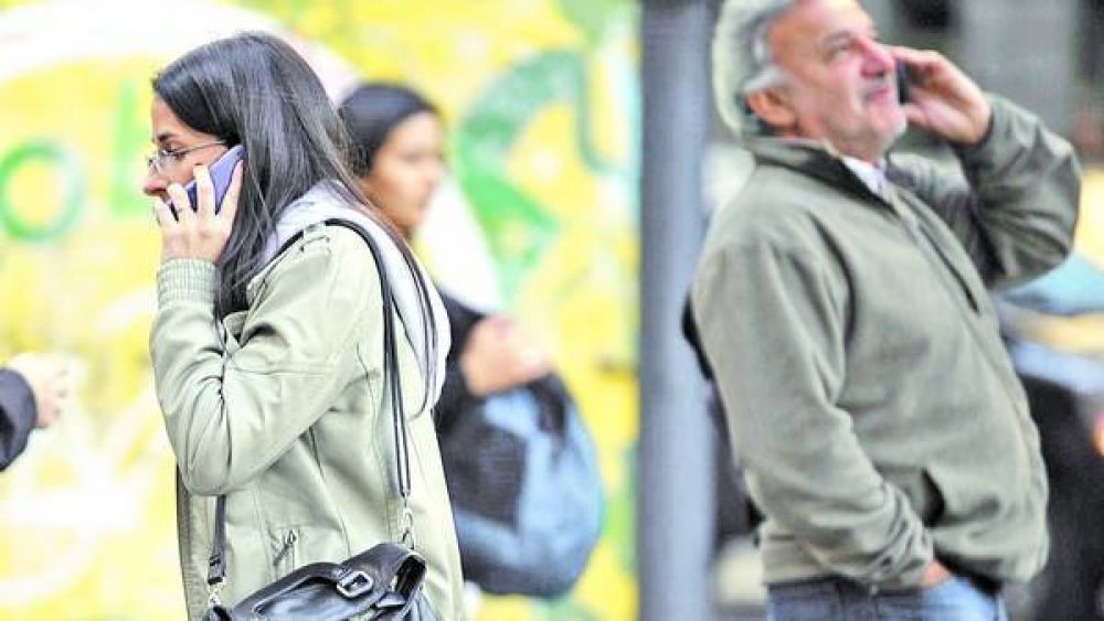 Celulares: llegan subas en todas las empresas y hasta en el plan cuidado