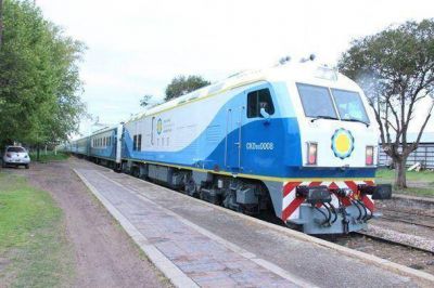 Ayer pas� por Pehuaj� un nuevo tren de pasajeros