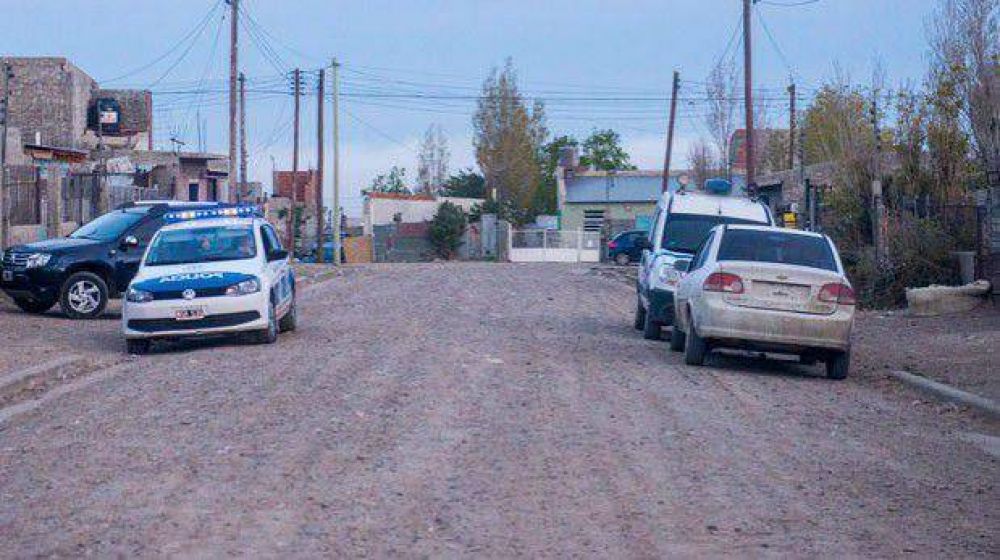 Identifican a uno de los asaltantes de la tienda de la Alem y secuestran un arma