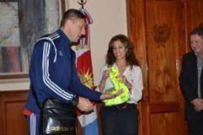 El �rbitro internacional de f�tbol N�stor Pitana visit� Casa de Gobierno