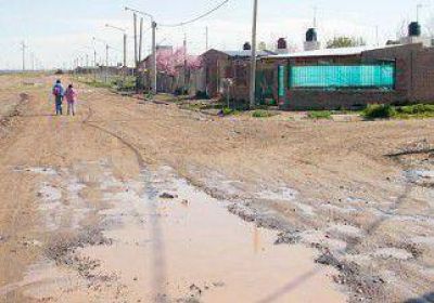 Ordenan detener a la madre de los 9 chicos hacinados 