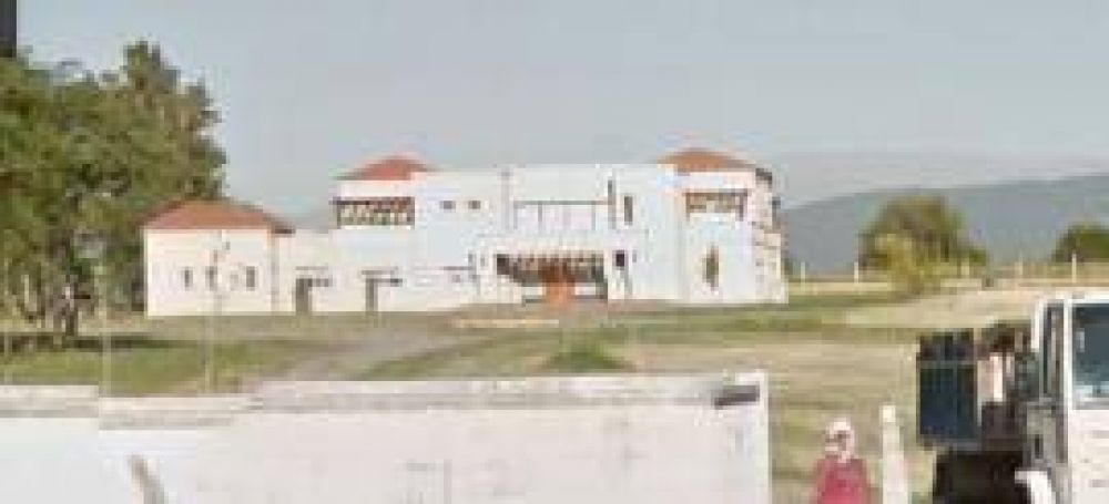 Google Street View descubri� la impresionante mansi�n del intendente de la ciudad m�s pobre de Tucum�n
