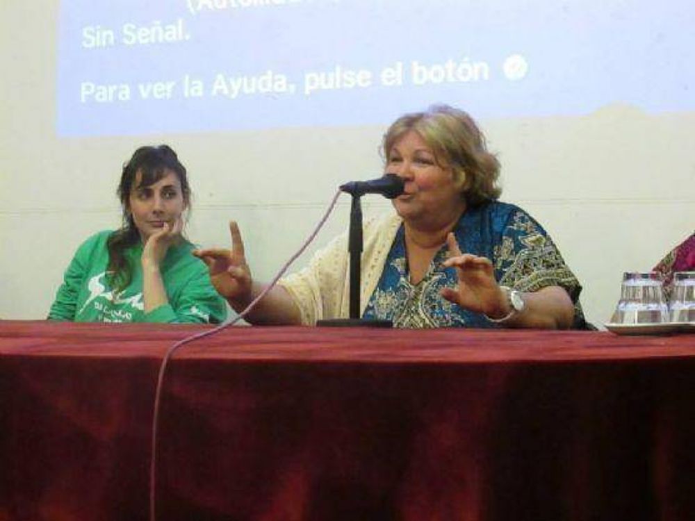 Aleida Guevara, la hija del Che, visit� La Plata: �Ustedes son due�os de buscar sus verdades y su camino�