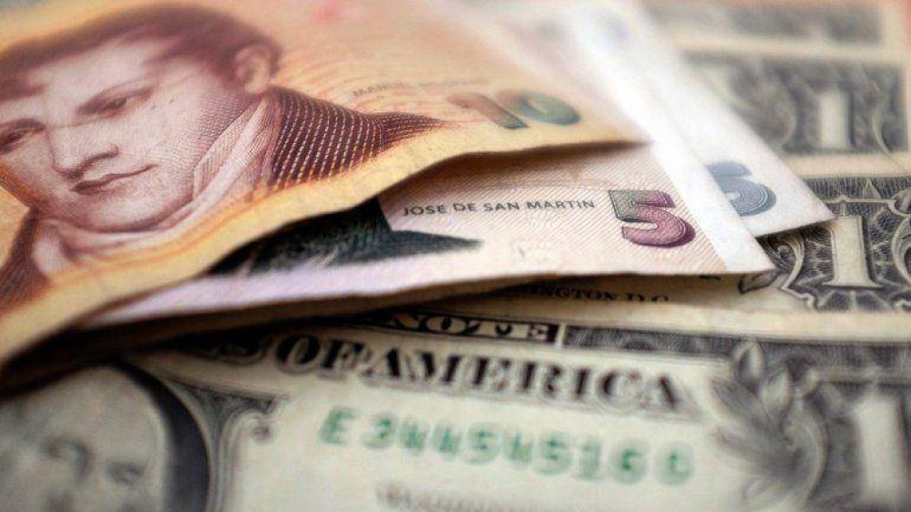 Vanoli debuta en el BCRA con subas del d�lar oficial de 2 centavos y 5 en el libre, a $15,692