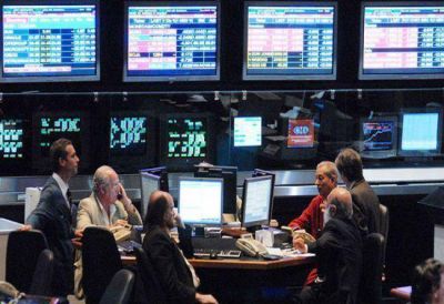 Efecto F�brega: la Bolsa se desploma 5,3% y se deval�a el peso