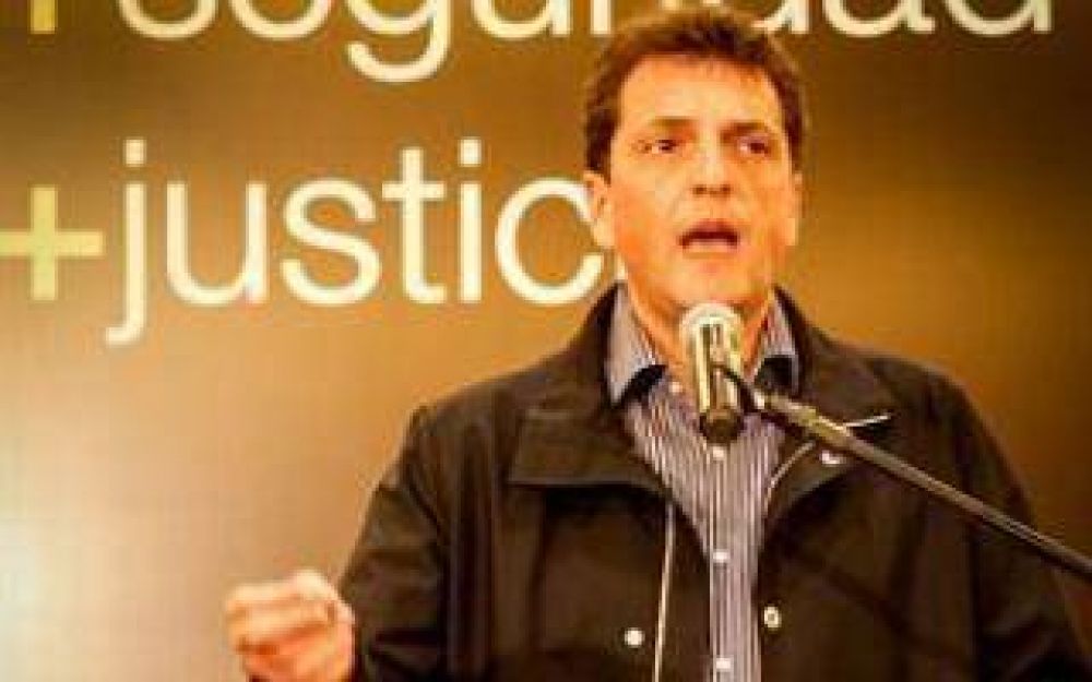 San Isidro: Denuncian que la Armada prohibi� acto del Frente Renovador