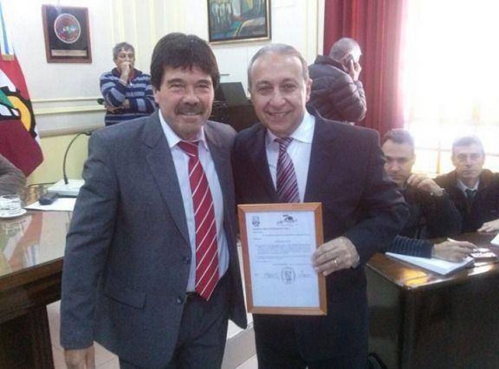 LUIS ORDO�EZ FUE DECLARADO VECINO DESTACADO DE LAN�S EN EL H.C.D