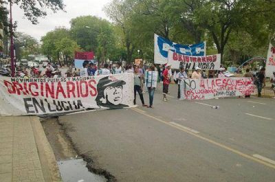 Masiva protesta de la Multisectorial provoc� caos de tr�nsito en Resistencia
