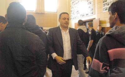 Hubo incidentes con la presencia de dirigente de ultraderecha en el recinto