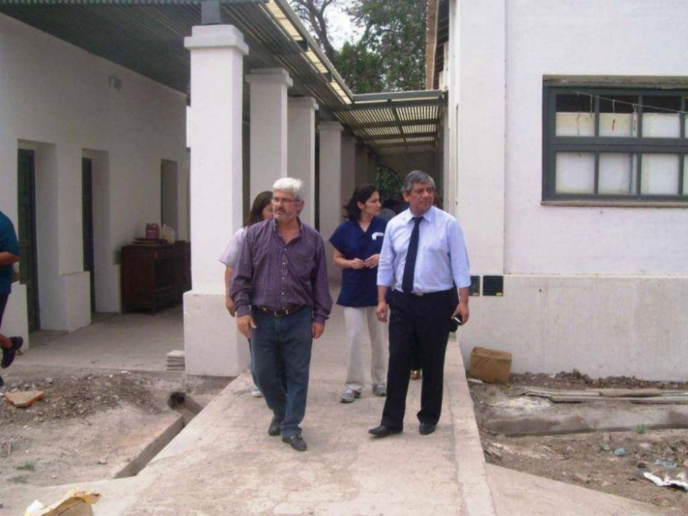 Avanzan obras de ampliaci�n del hospital