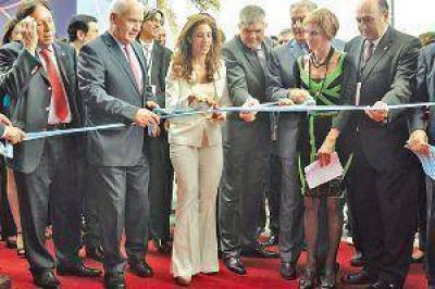 La gobernadora Clauidia de Zamora y el ministro Meyer inauguraron la 14� Feria de Termatalia