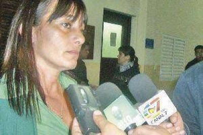 Atrapan a empleado de un colegio privado que seduc�a a alumnas fingiendo ser menor