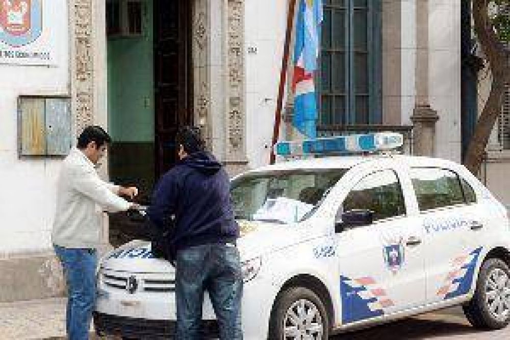 Detienen a dos mujeres por el caso de las habilitaciones truchas