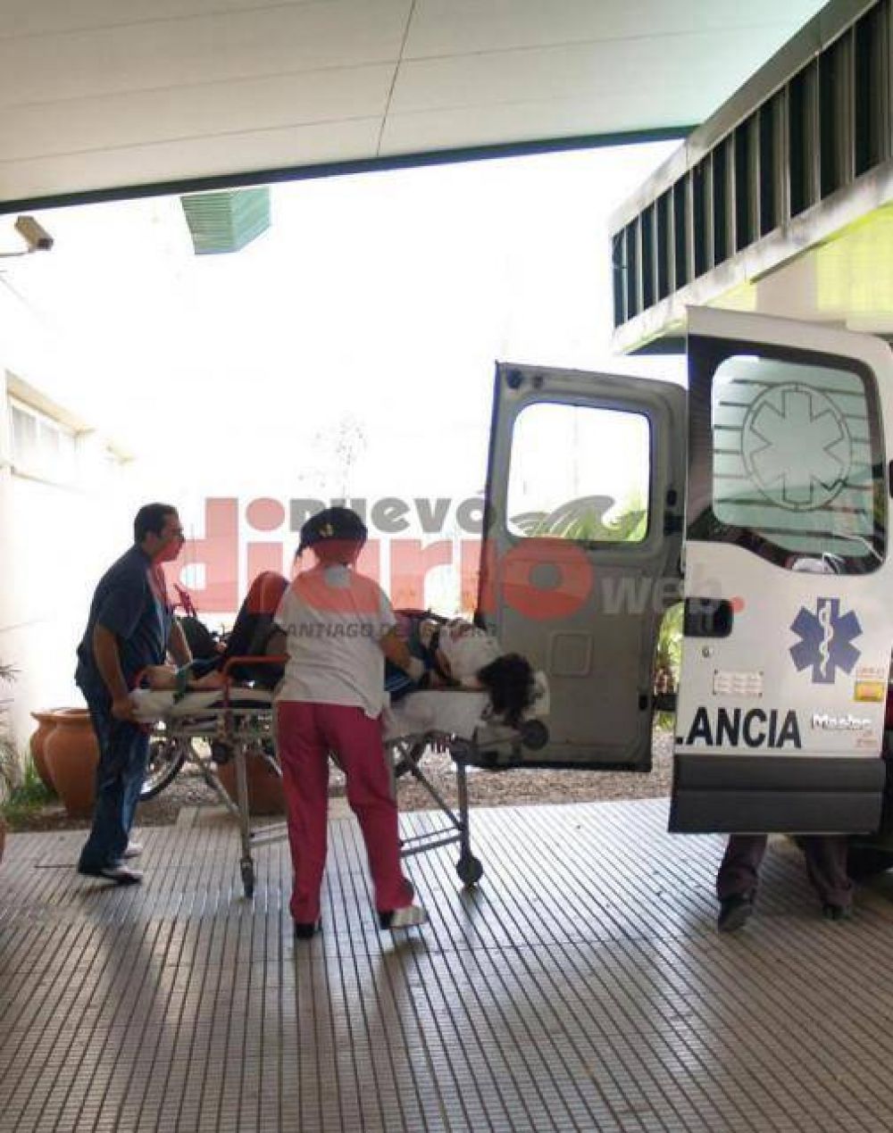 Le dio un sillazo a la amiga de su novia por �metida�