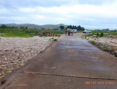 Avanza la construcci�n de un puente en Villa Serrana La Gruta