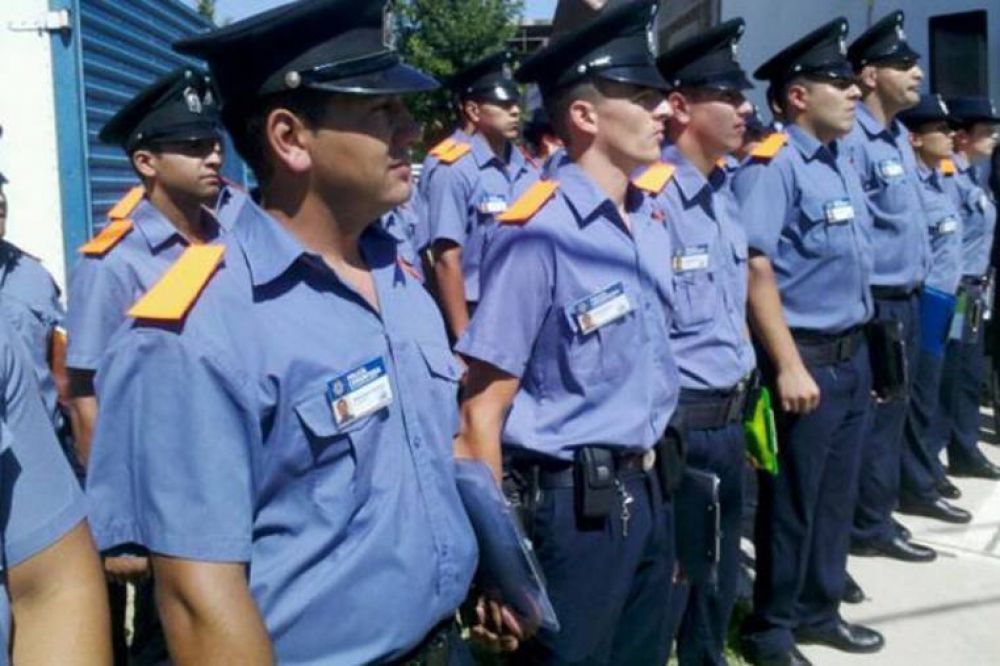 En los pr�ximos meses se incorporar�n 1.430 agentes a la Polic�a Comunitaria