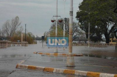 Bordet: �Por el momento no hay evacuados en Concordia pero estamos atentos a la situaci�n�