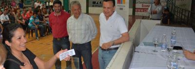 Bosetti encabez� el sorteo de ubicaci�n de 156 viviendas