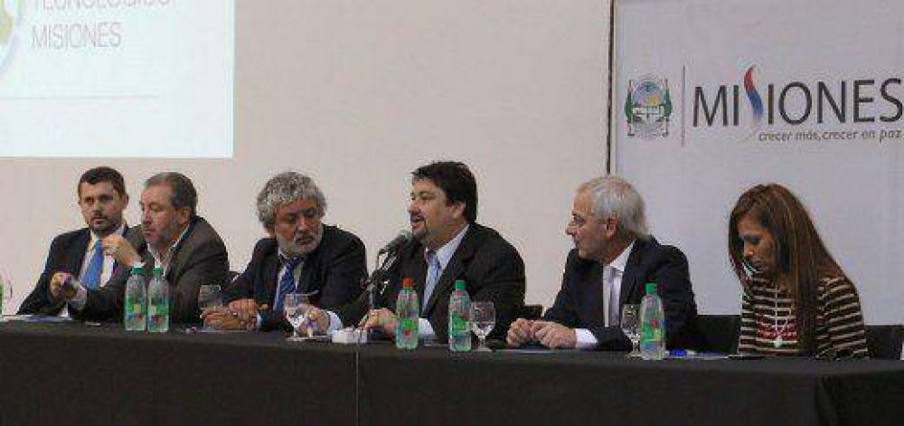 Para Closs, la extensi�n de la red de fibra �ptica es un ejercicio de soberan�a