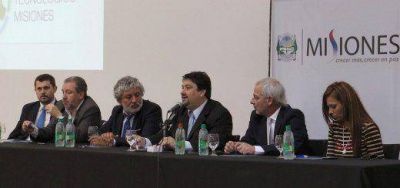 Para Closs, la extensi�n de la red de fibra �ptica es un ejercicio de soberan�a
