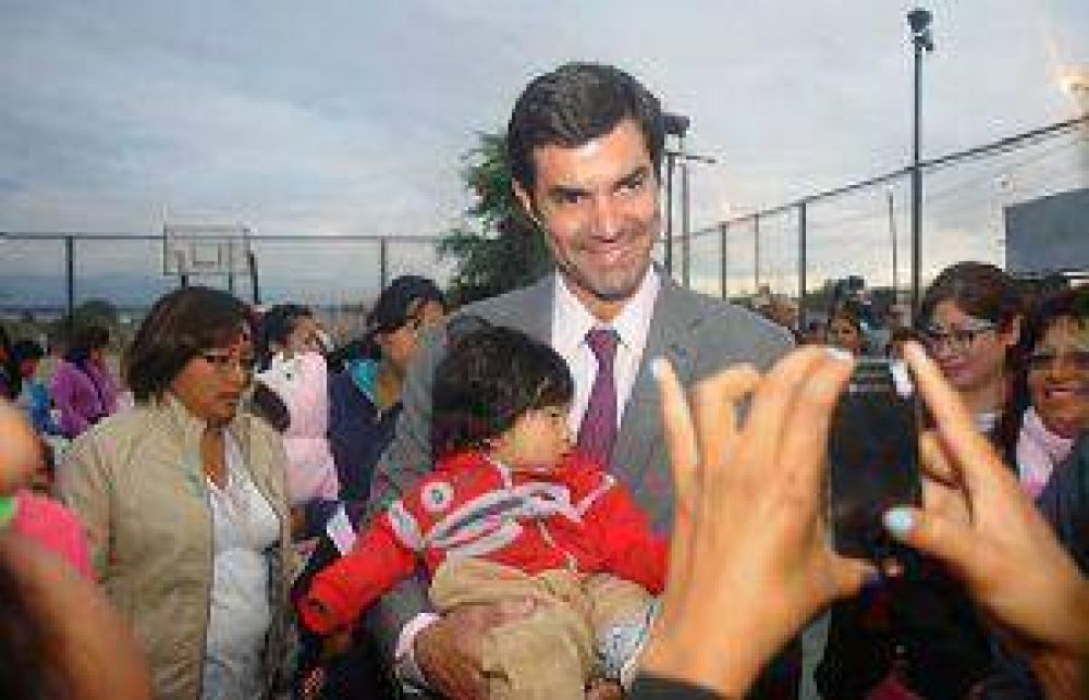 Urtubey: �Cada chico que ingresa a un play�n deportivo, es un chico que sacamos de la calle�
