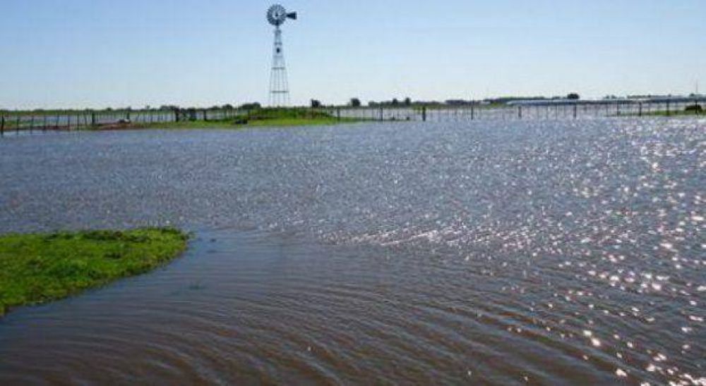 Inundaciones: CFK sale al rescate de 27 comunas y firma convenios para obras por ms de 100 M
