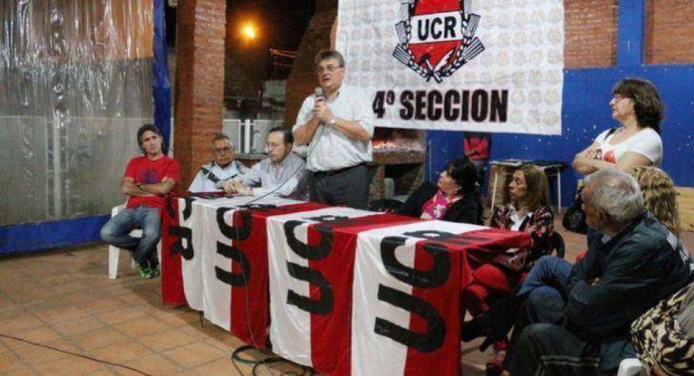 Militantes radicales caminaron el Quintana