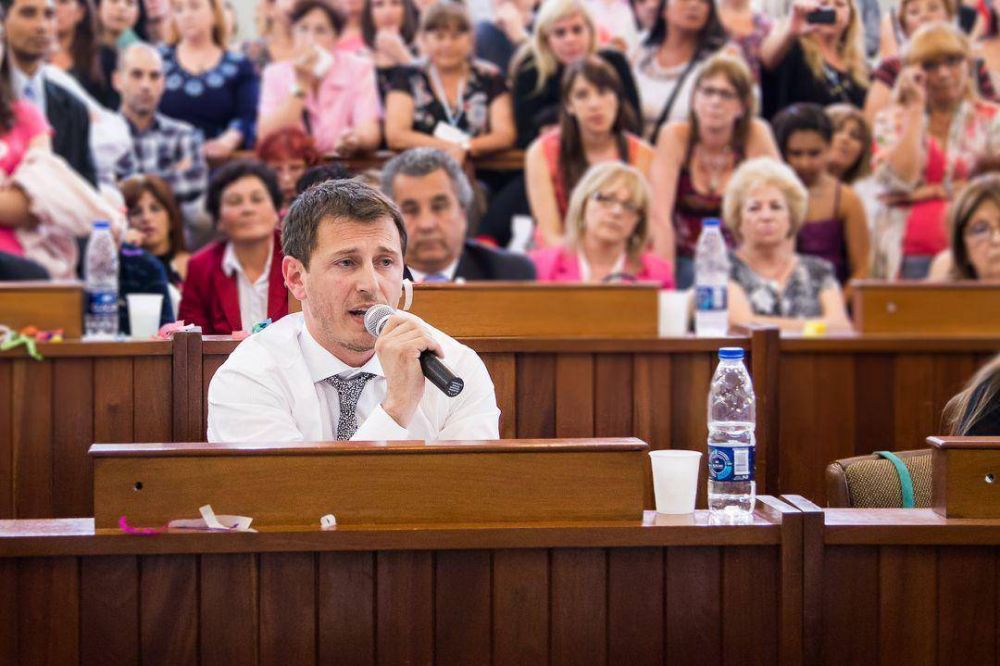 El Frente renovador de Tres de Febrero junt� m�s de 10.000 firmas en apoyo a su proyecto para decretar la emergencia de Seguridad en el Distrito