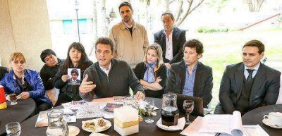 Massa junto a intendentes del Frente Renovador en San Isidro