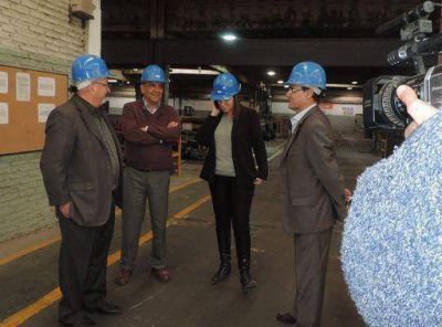 La precandidata Mar�a Eugenia Vidal recorri� �la Mercedes productiva�, con Ben�tez y Flores