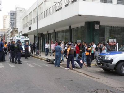 Una mujer atropellada por moto en zona c�ntrica