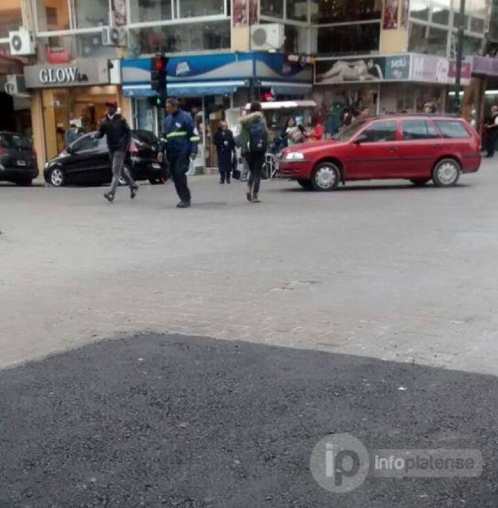Ahora destruyen la est�tica urbana del centro comercial de calle 8