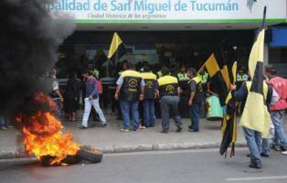 Taxistas exigen poder transferir sus licencias