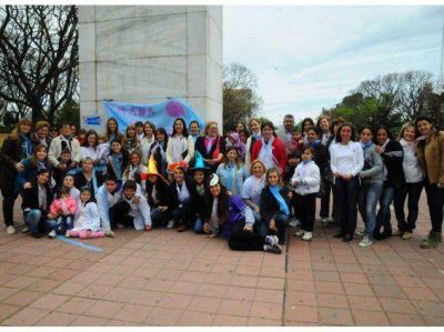 Abrazo por los derechos de los beb�s prematuros