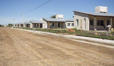Entregar�n 83 viviendas a familias del asentamiento de Montana y 1� de Mayo