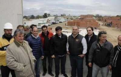 Diego Bossio mostr� gesti�n desde Tandil, con la visita a la urbanizaci�n del Procrear
