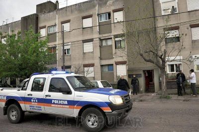 Un joven muri� tras ser apu�alado en el barrio Amparo Castro
