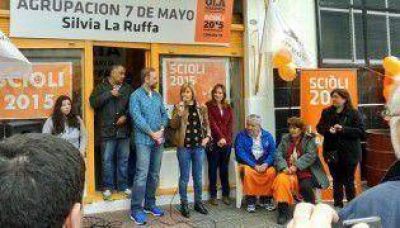 El sciolismo porte�o present� a sus referentes en la Comuna 12