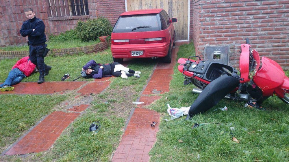 Robo en una farmacia y persecuci�n: dos detenidos